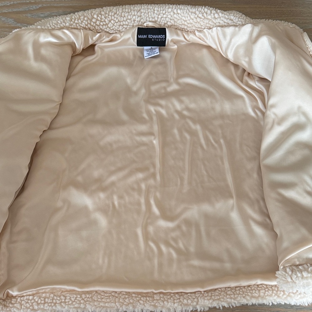 Mark Edward’s Floral Fleece Teddy Jacket - Picture 4 of 7